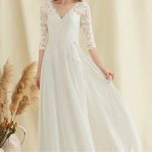NWT JJ house Wedding dress with 3/4 floral sleeves